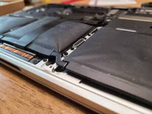 replace macbook pro 2017 battery